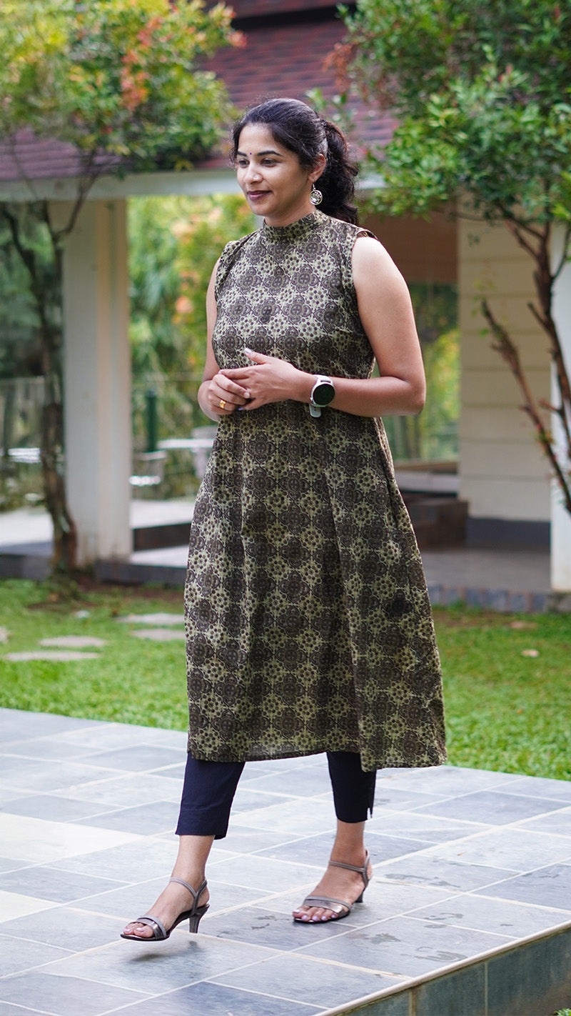 Olive Green Sleeveless Geometric Print High-Neck Kurta