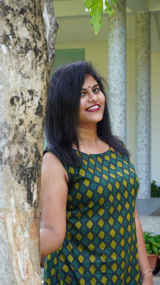 Dark Green Printed Sleeveless Kurti image 0