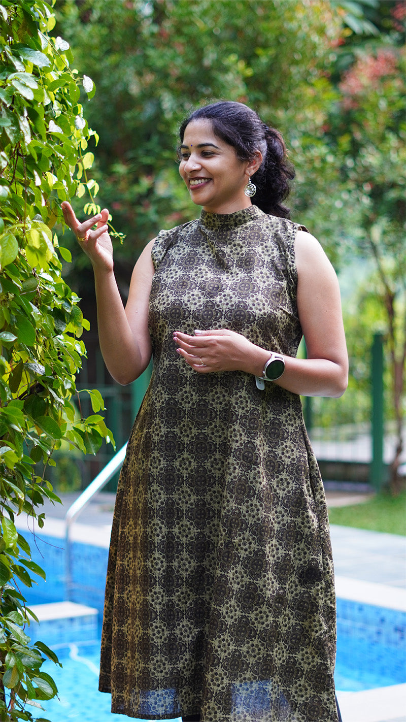 Olive Green Sleeveless Geometric Print High-Neck Kurta image 1