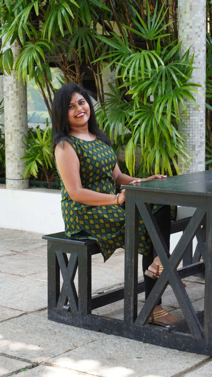 Dark Green Printed Sleeveless Kurti image 3
