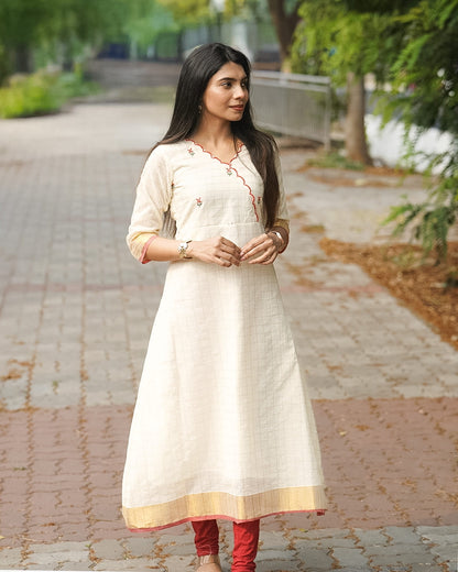 Kasavu Kurti with Red Scallop image 4