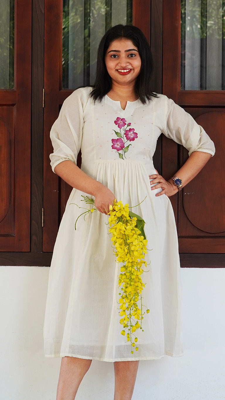 Hand-Painted Off-White Cotton Kurti with Floral Design & Beadwork image 2