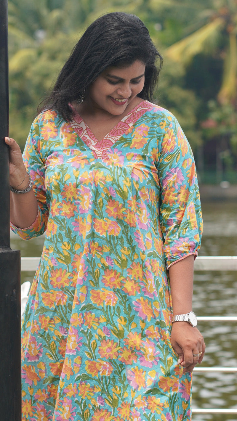 Aqua Blue Cotton Kurta with Floral Pattern image 4