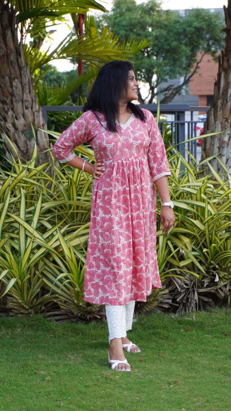 Pinkish-red-andwhite-leaf-hand-block-printed-kurti-with-lace