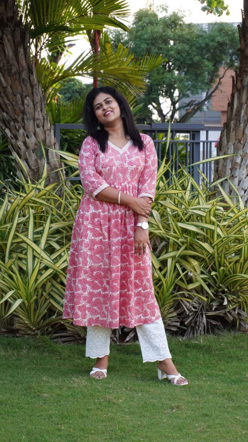 Pinkish-red-andwhite-leaf-hand-block-printed-kurti-with-lace