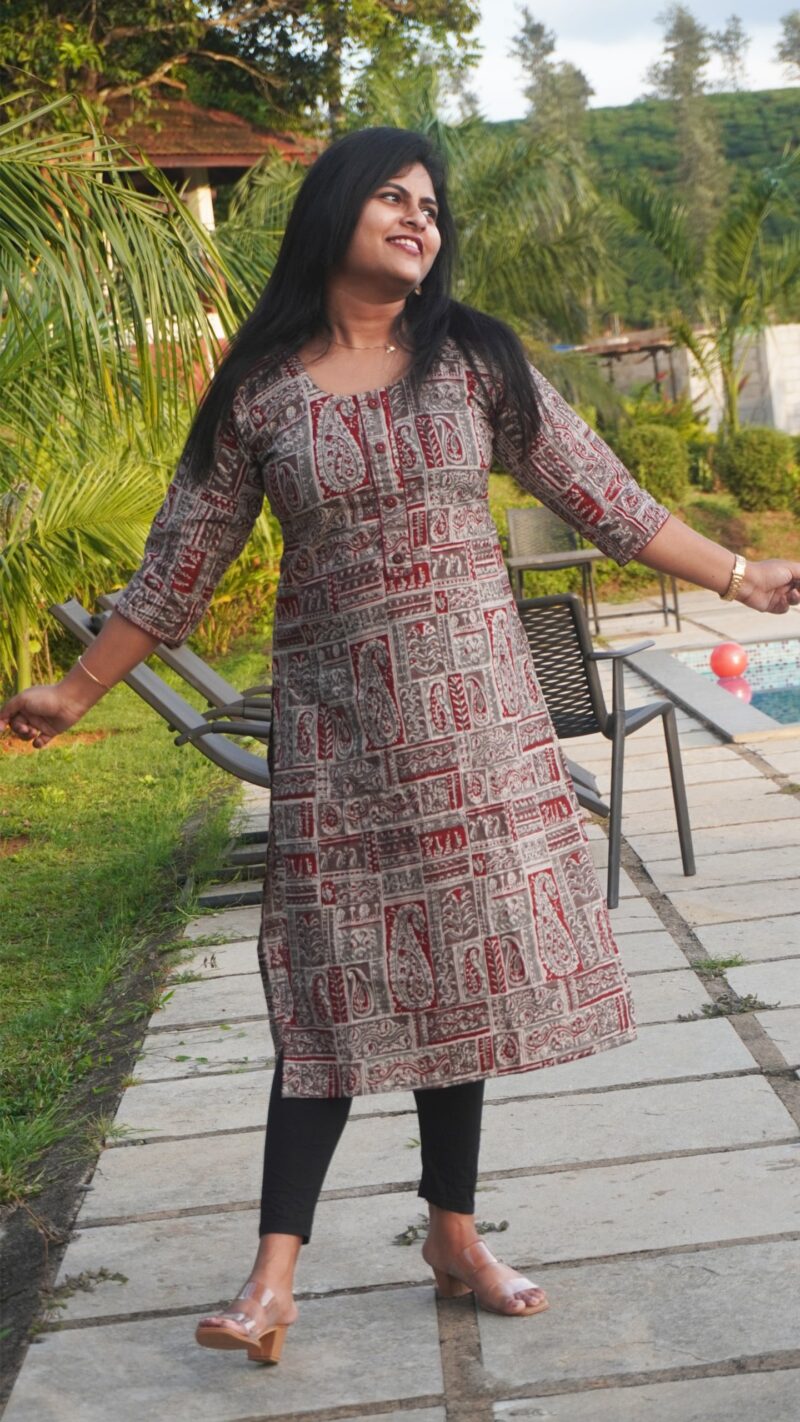 Grey and Red Printed Jaipuri Cotton Kurta - Image 5